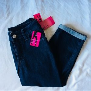 ✨Lee Classic Fit Stretch Capri Jeans✨